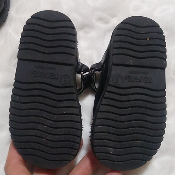 Little Girls Shoes Bundle: 2 prs Size 5 - Picture 9 of 10